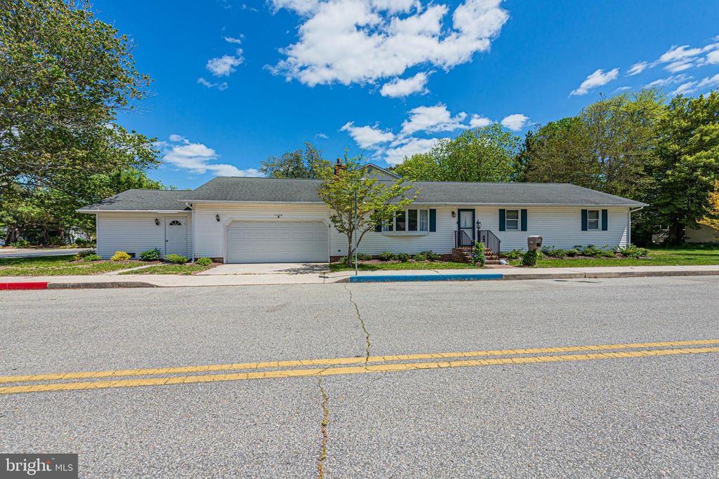 Image 1 of property listing at 14106 DERRICKSON AVE, Ocean City, MD 21842