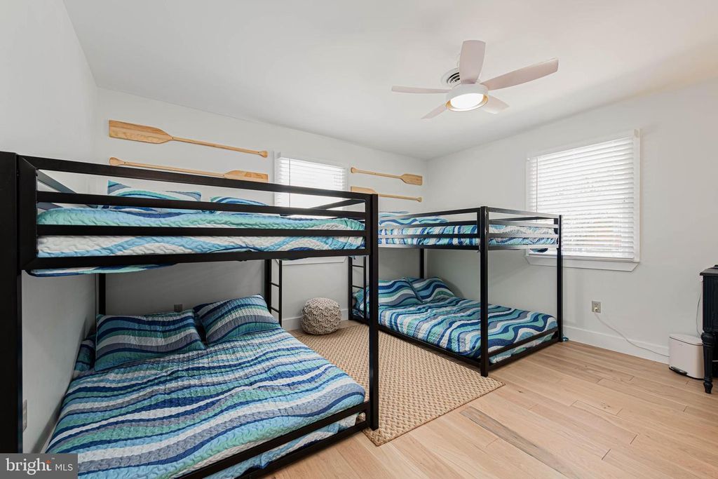 Image 14 of property listing at 14106 DERRICKSON AVE, Ocean City, MD 21842