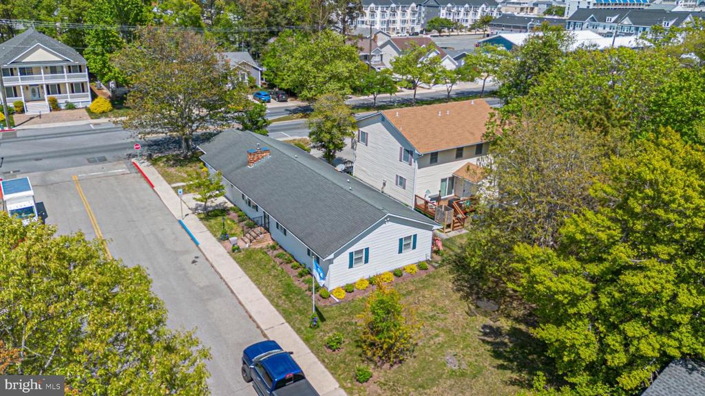 Image 35 of property listing at 14106 DERRICKSON AVE, Ocean City, MD 21842