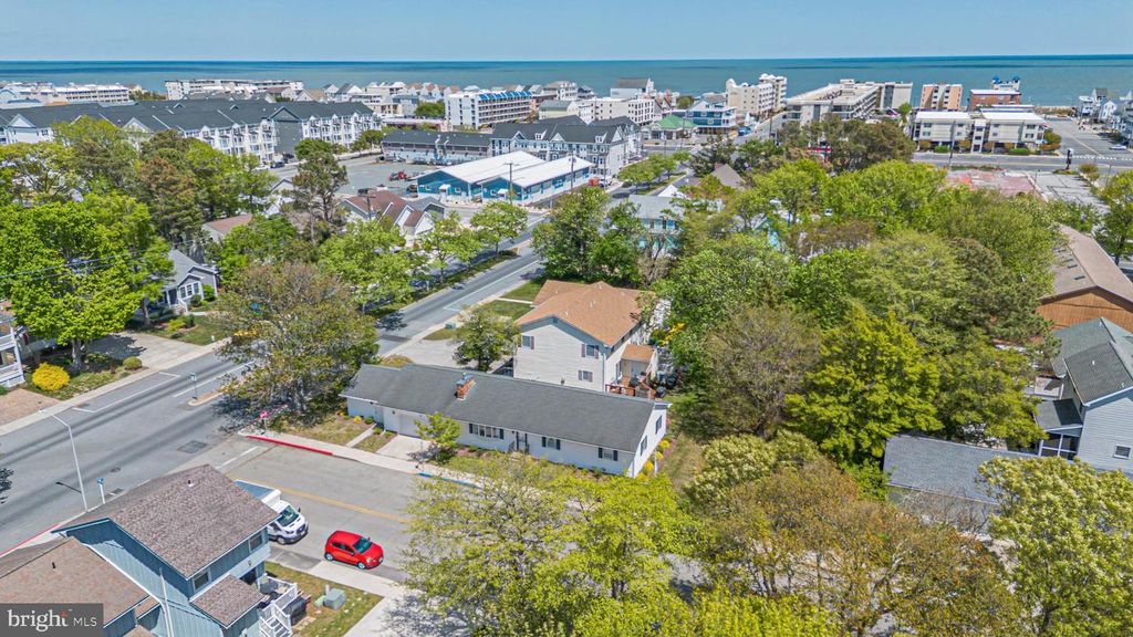 Image 37 of property listing at 14106 DERRICKSON AVE, Ocean City, MD 21842