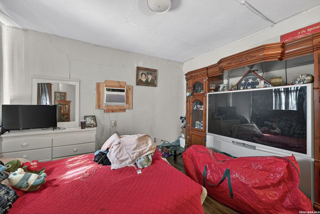 3515 el paso, San Antonio, TX 78207