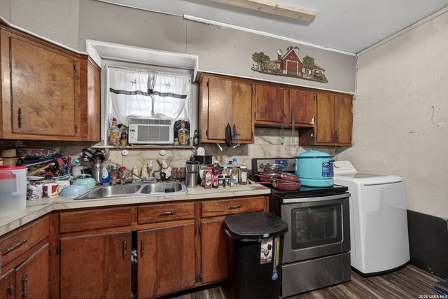 3515 el paso, San Antonio, TX 78207