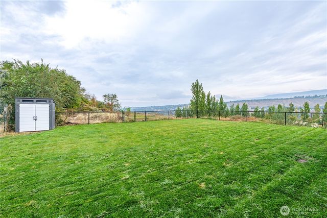 3050 Riverview Lane, Malaga, WA 98828