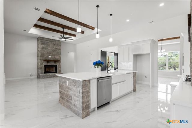 123 Wagon Wheel Trail, Bertram, TX 78605
