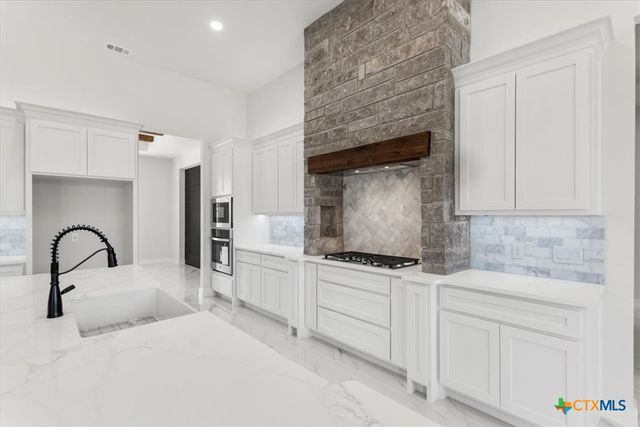 123 Wagon Wheel Trail, Bertram, TX 78605