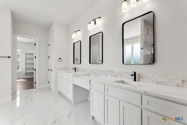123 Wagon Wheel Trail, Bertram, TX 78605