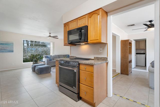 10824 W CROSBY Drive, Sun City, AZ 85351