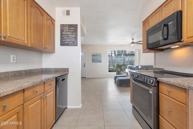 10824 W CROSBY Drive, Sun City, AZ 85351