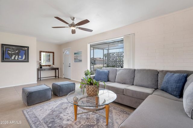 10824 W CROSBY Drive, Sun City, AZ 85351