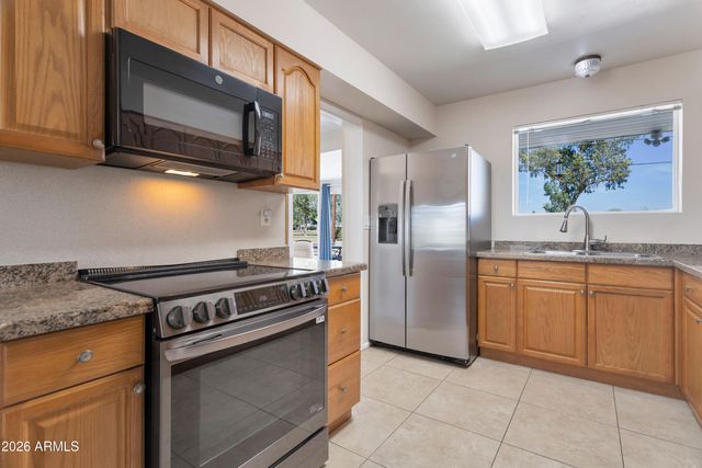 10824 W CROSBY Drive, Sun City, AZ 85351