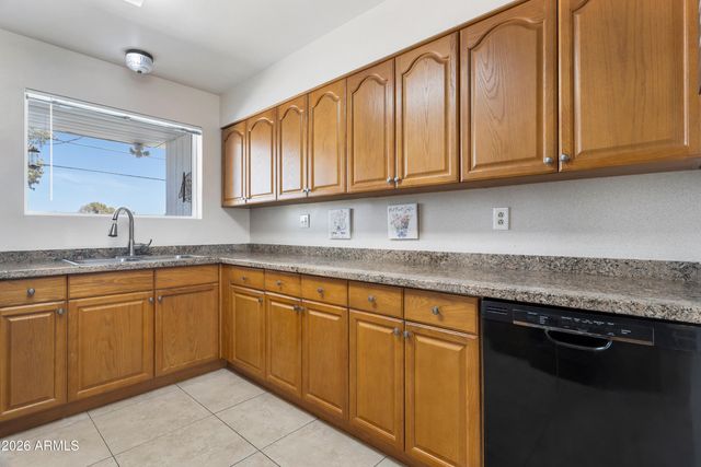 10824 W CROSBY Drive, Sun City, AZ 85351