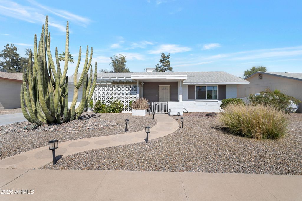 10824 W CROSBY Drive, Sun City, AZ 85351