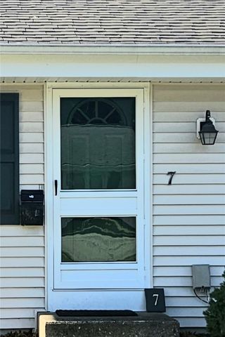 7 Rutherford Court 12, Warwick, RI 02886