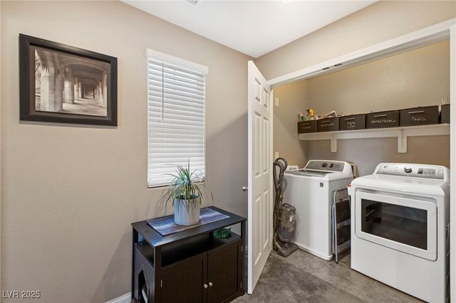 44 Moon Hill Drive, Henderson, NV 89011