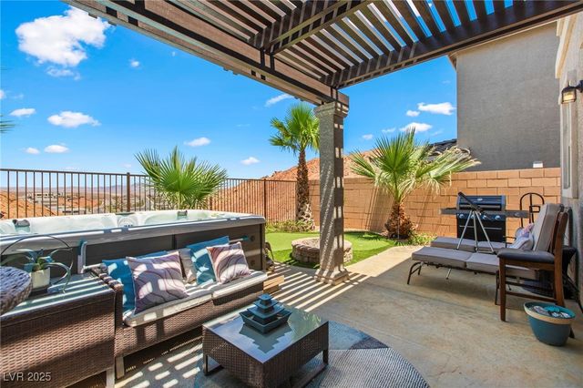 44 Moon Hill Drive, Henderson, NV 89011