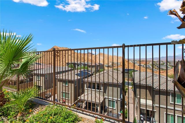 44 Moon Hill Drive, Henderson, NV 89011