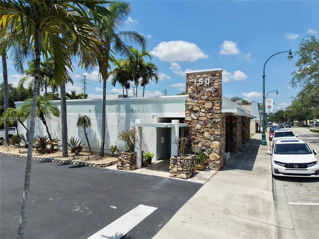 150 Westward Dr 2, Miami Springs, FL 33166