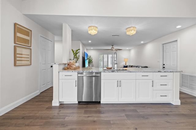 14211 Appalachian Trail, Davie, FL 33325