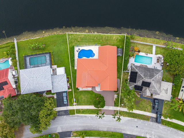 14211 Appalachian Trail, Davie, FL 33325
