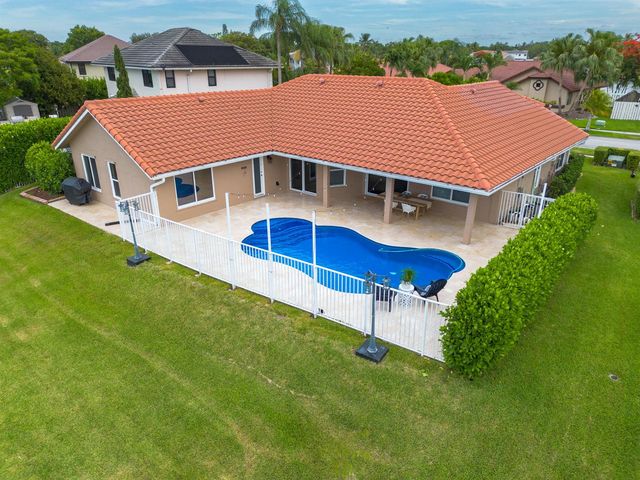 14211 Appalachian Trail, Davie, FL 33325