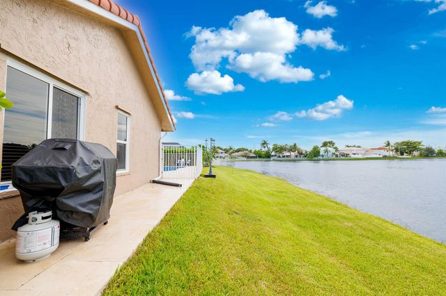 14211 Appalachian Trail, Davie, FL 33325