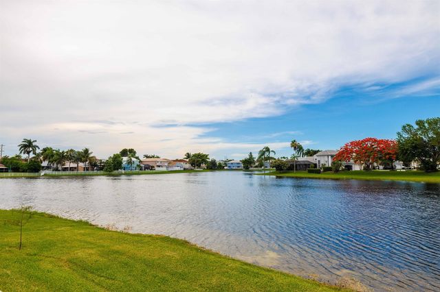 14211 Appalachian Trail, Davie, FL 33325