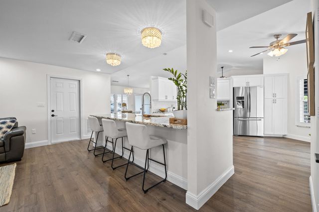 14211 Appalachian Trail, Davie, FL 33325