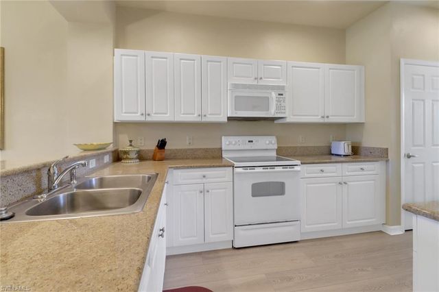 7940 Mahogany Run LN 611, Naples, FL 34113