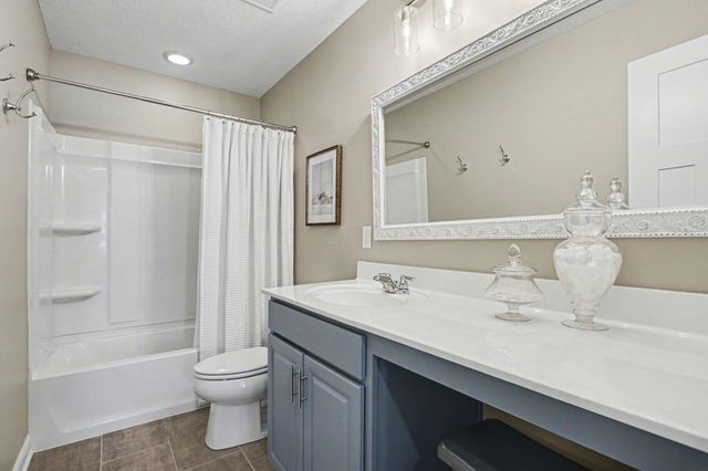 205 Warbler Lane, Plain City, OH 43064