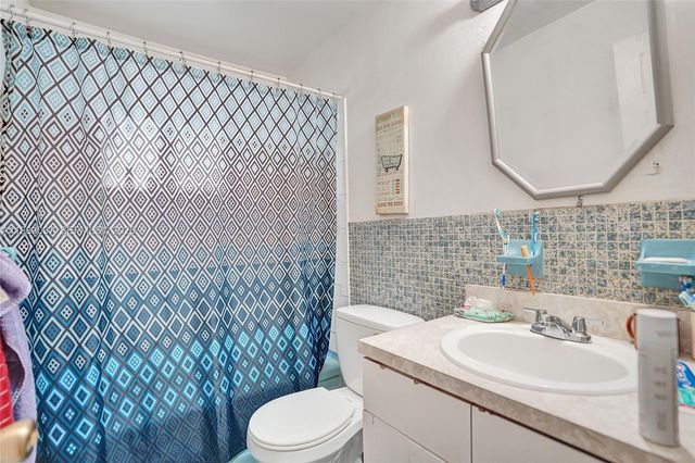 1157 NW 45th Ave, Lauderhill, FL 33313