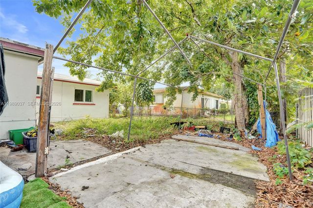 1157 NW 45th Ave, Lauderhill, FL 33313