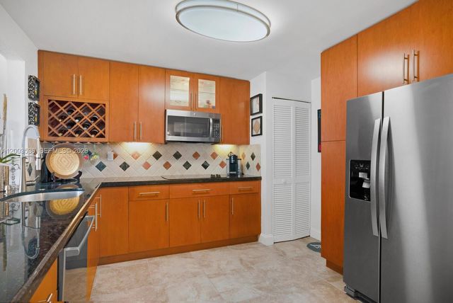 1925 Brickell Ave 1003, Miami, FL 33129