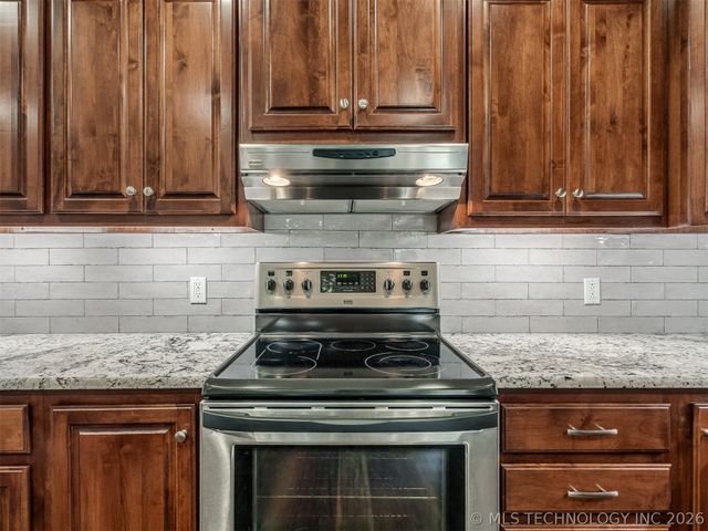 13623 S 18th Street, Jenks, OK 74008