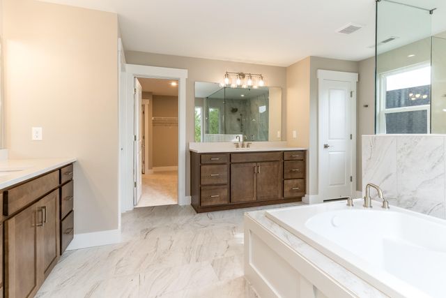 10555 S Brookhurst Lane, Union, KY 41091