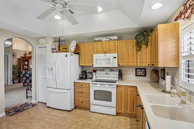 10172 MAINSAIL DRIVE, Oxford, FL 34484