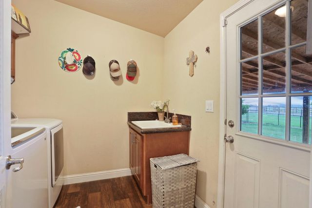 18370 Atkins Rd, Lodi, CA 95240