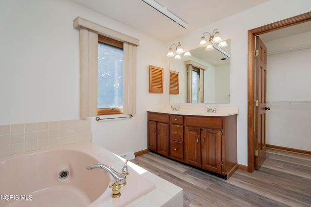 6209 Wexford Court, Maumee, OH 43537