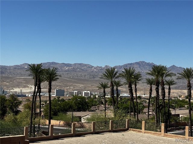 2853 Tuscany Way, Bullhead City, AZ 86429