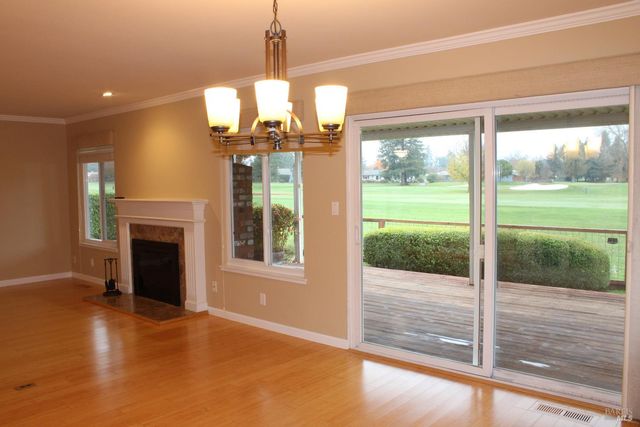 319 Belhaven Cir, Santa Rosa, CA 95409