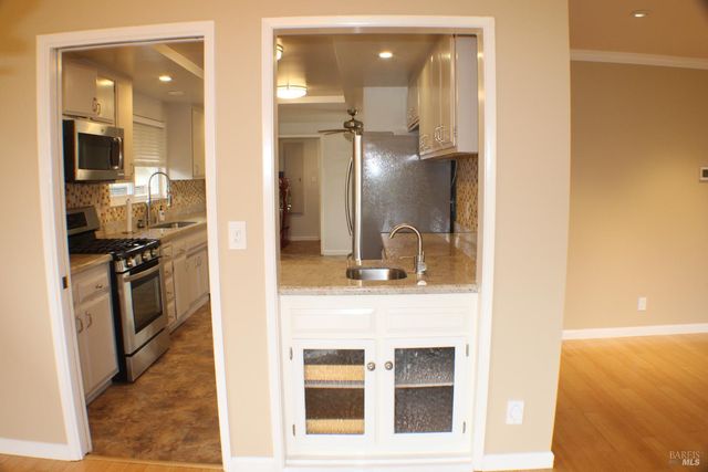 319 Belhaven Cir, Santa Rosa, CA 95409