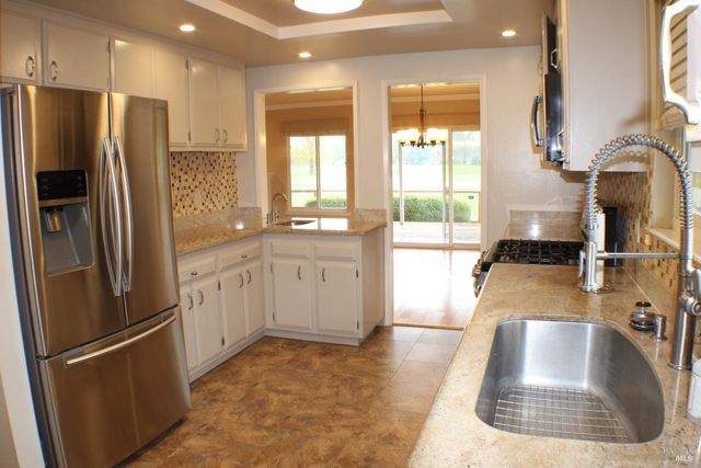 319 Belhaven Cir, Santa Rosa, CA 95409