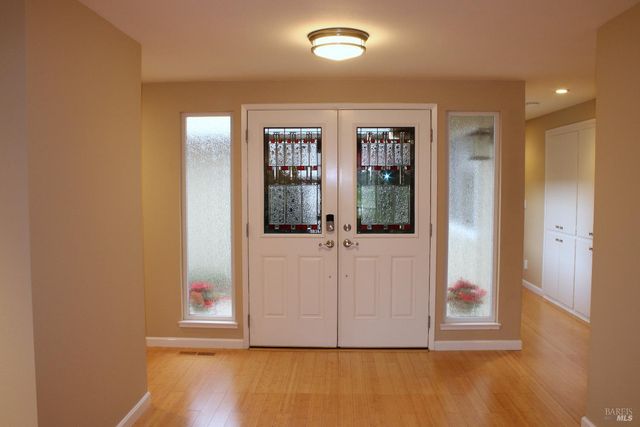 319 Belhaven Cir, Santa Rosa, CA 95409