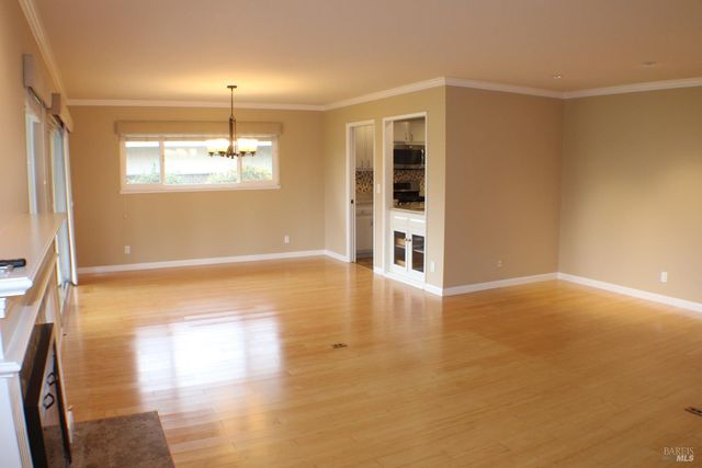 319 Belhaven Cir, Santa Rosa, CA 95409