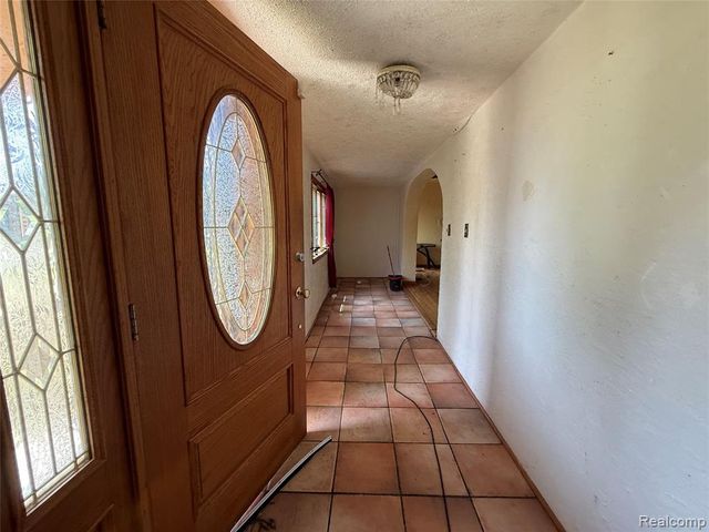 6456 W Court Street, Flint, MI 48532