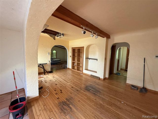 6456 W Court Street, Flint, MI 48532