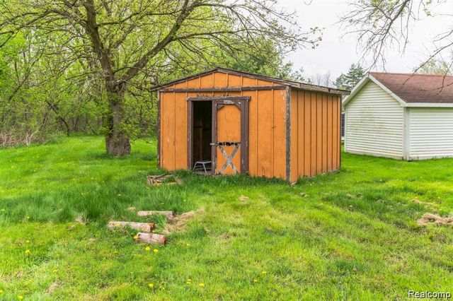 6456 W Court Street, Flint, MI 48532