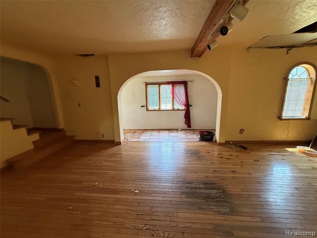 6456 W Court Street, Flint, MI 48532