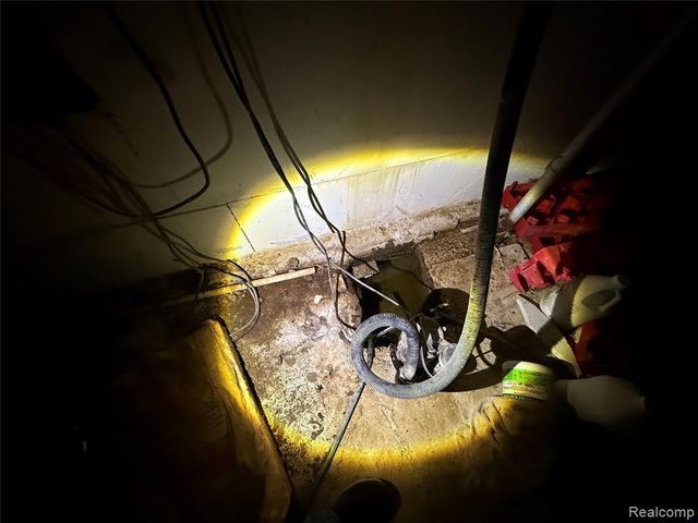 6456 W Court Street, Flint, MI 48532