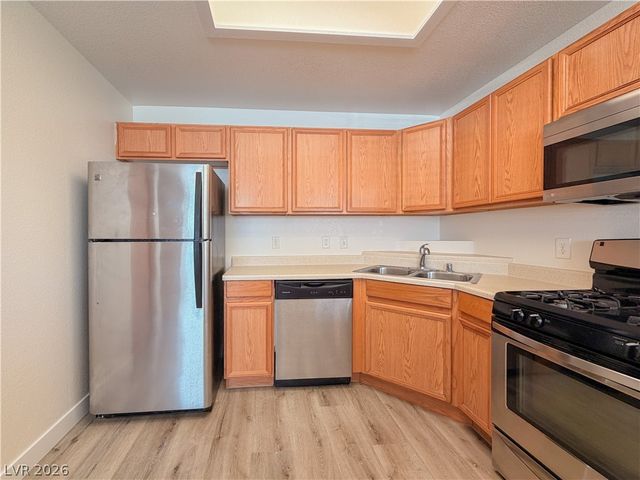 9580 West Reno Avenue 124, Las Vegas, NV 89148