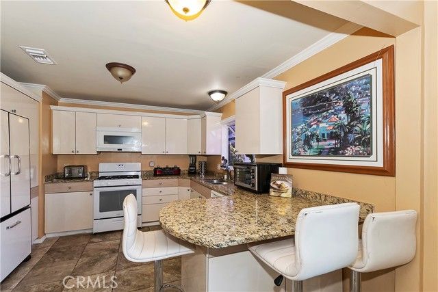 24288 Zurich Drive, Crestline, CA 92325